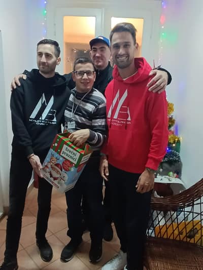 Фотографија из албума „Хуманитарна Помоћ“