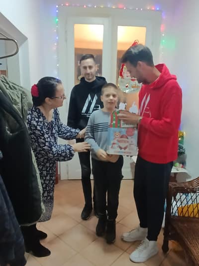 Фотографија из албума „Хуманитарна Помоћ“