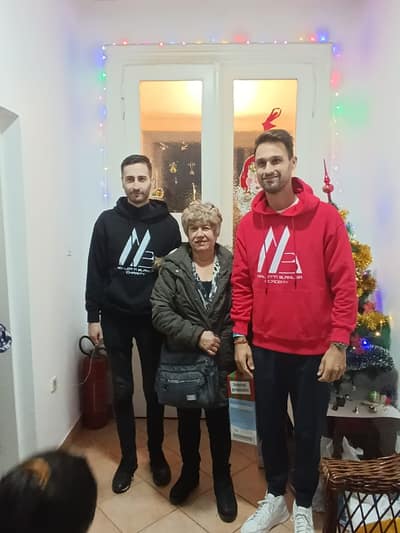 Фотографија из албума „Хуманитарна Помоћ“