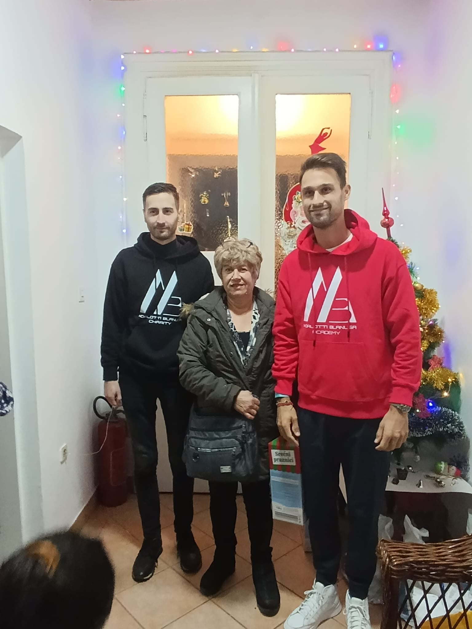 Хуманитарна Помоћ - фотографија 9