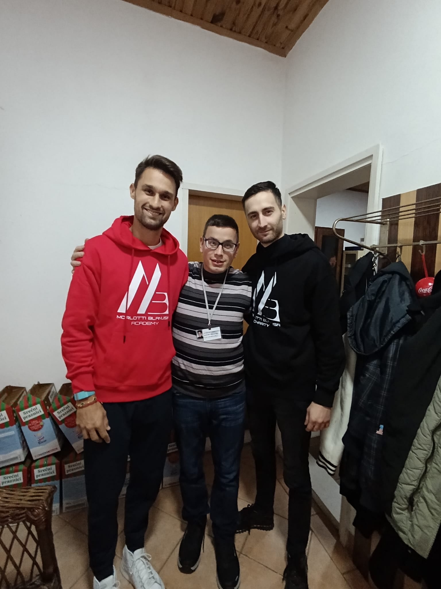 Хуманитарна Помоћ - фотографија 10