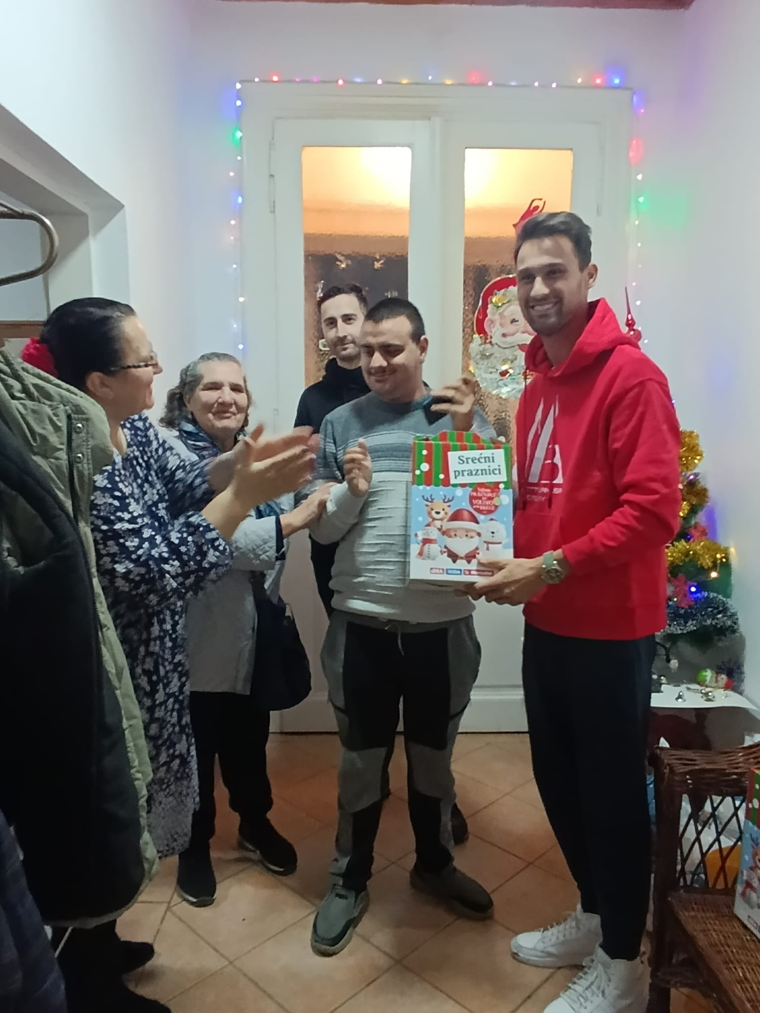 Хуманитарна Помоћ - фотографија 11