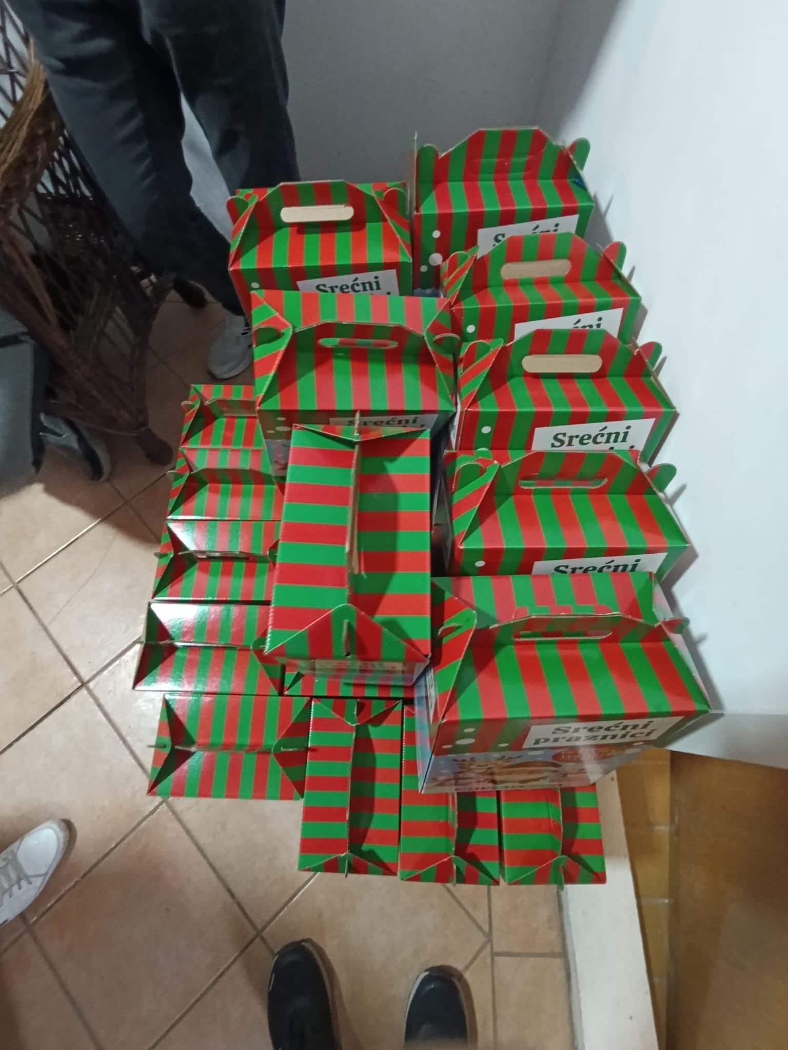 Хуманитарна Помоћ - фотографија 19